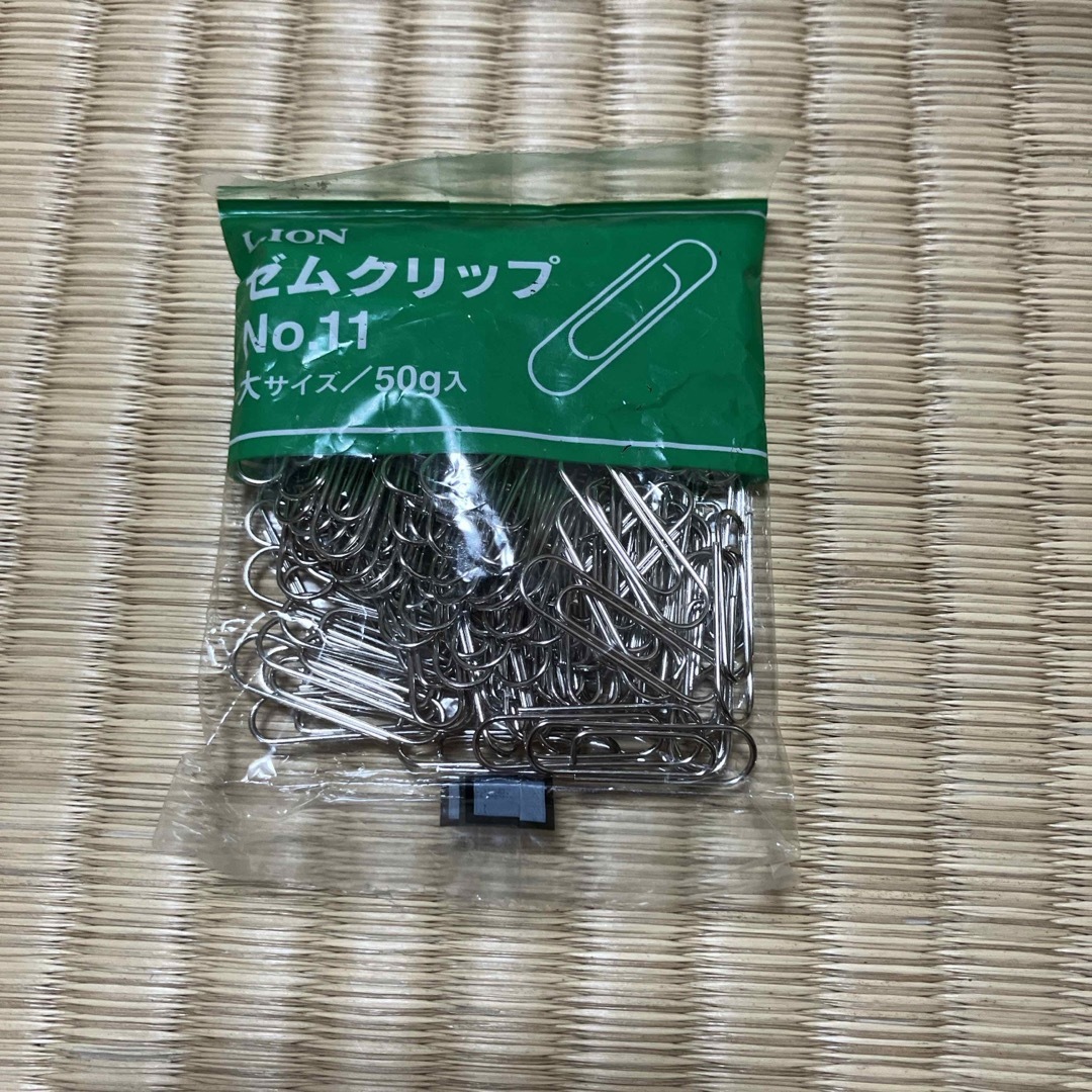 未開封品★ゼムクリップ　大サイズ50g インテリア/住まい/日用品の文房具(その他)の商品写真