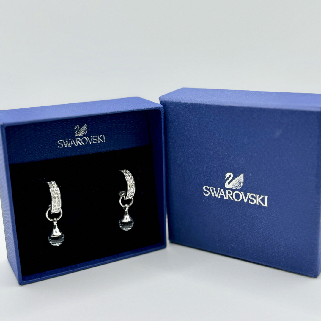 SWAROVSKI(スワロフスキー)のSWAROVSKI スワロフスキー ピアス アクセサリー クリスタル シルバー レディースのアクセサリー(ピアス)の商品写真