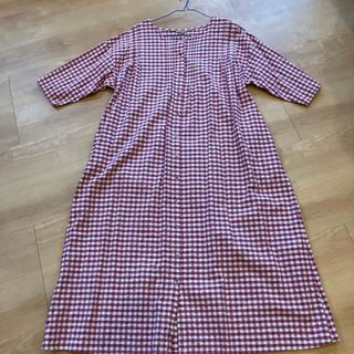 新品　可愛いチェックワンピース