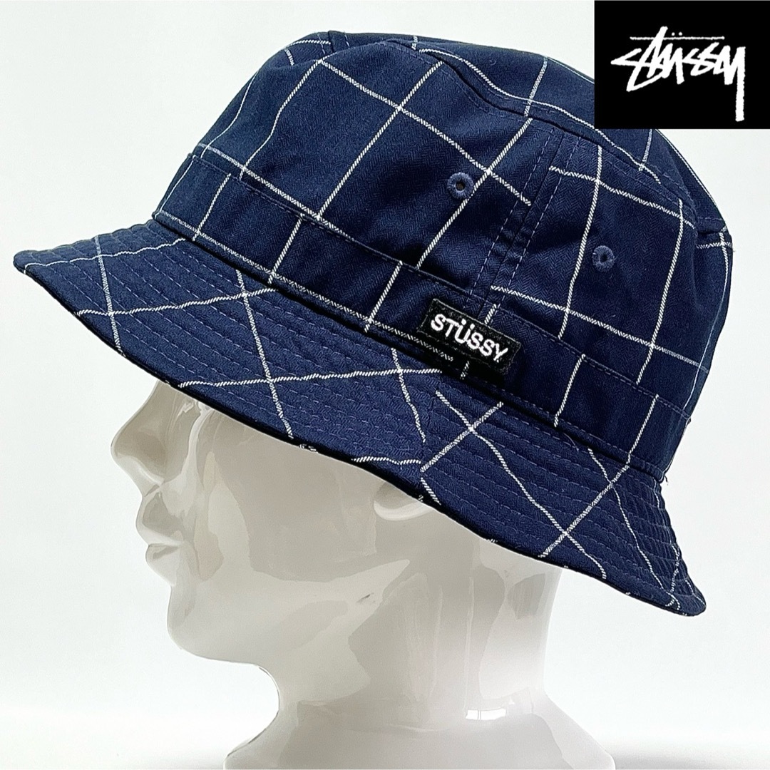 STUSSY(ステューシー)の【美品】直営店購入STUSSYステューシーサイドロゴネイビー格子バケットハット メンズの帽子(ハット)の商品写真