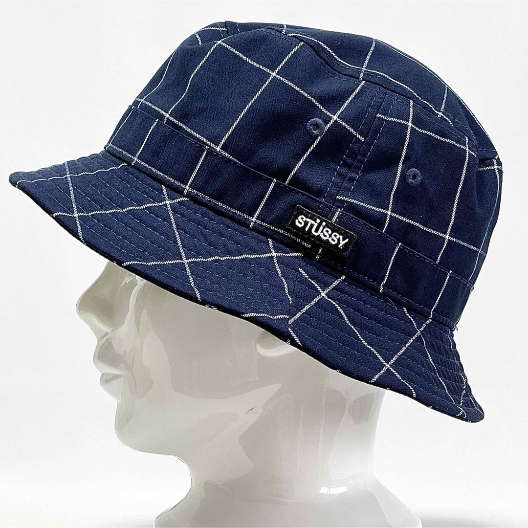 STUSSY(ステューシー)の【美品】直営店購入STUSSYステューシーサイドロゴネイビー格子バケットハット メンズの帽子(ハット)の商品写真