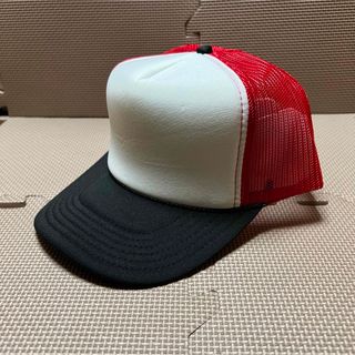 オットーキャップ(OTTO CAP)の新品 OTTO メッシュキャップのスリートーン（黒白赤）(キャップ)