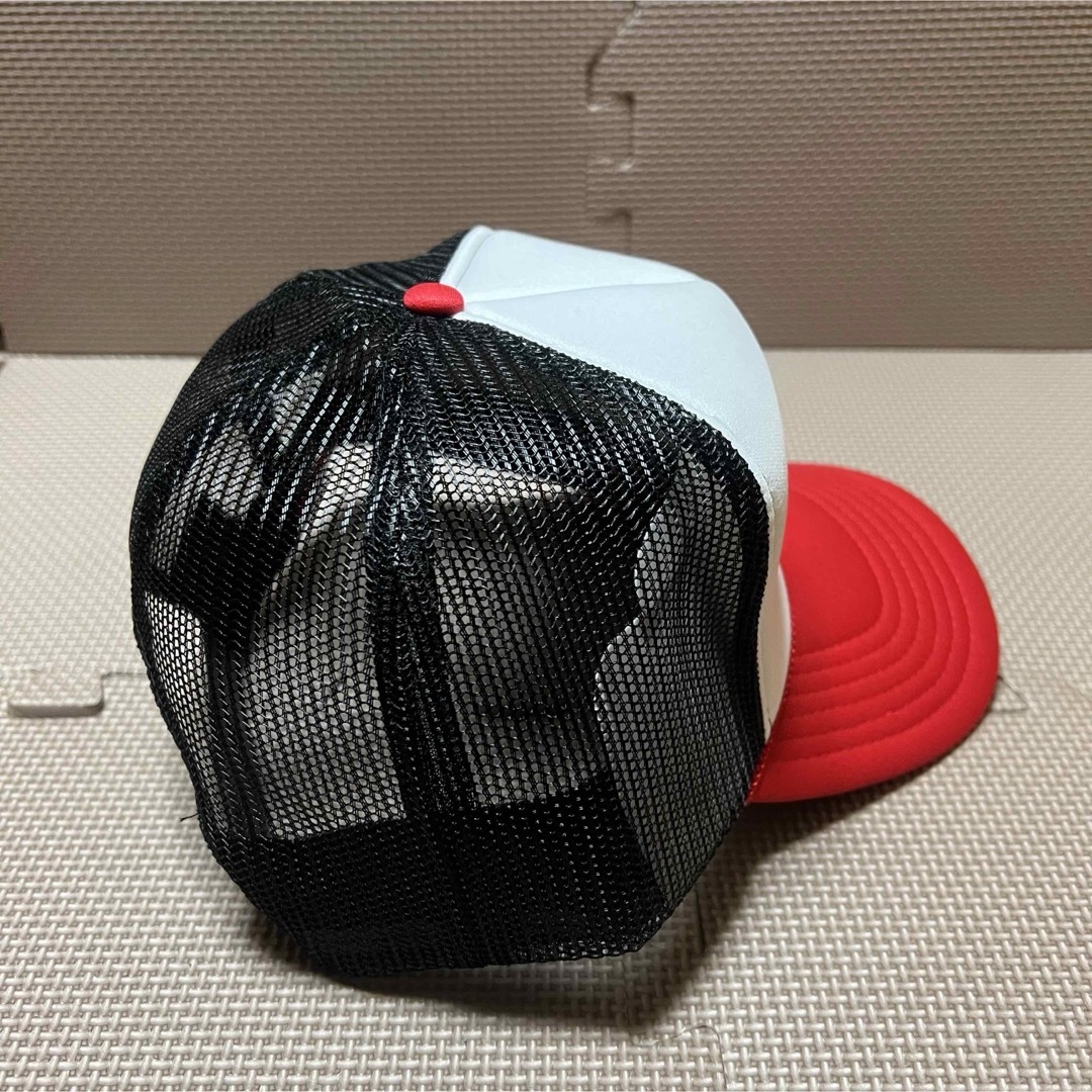 OTTO CAP(オットーキャップ)の新品 OTTO メッシュキャップのスリートーン（赤白黒） メンズの帽子(キャップ)の商品写真