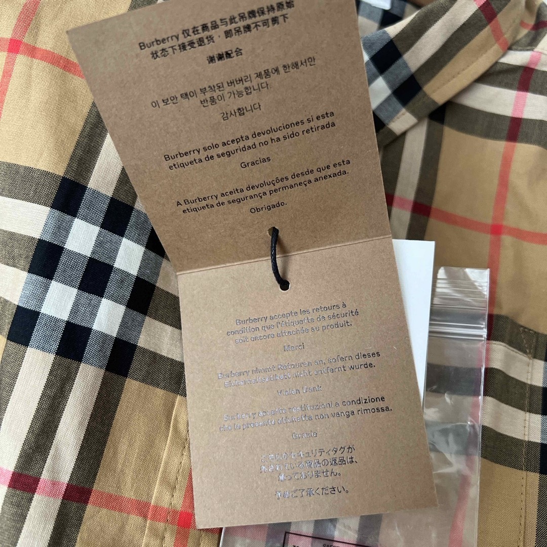 BURBERRY(バーバリー)の新品タグ付きBURBERRYチェック半袖シャツ キッズ/ベビー/マタニティのキッズ服女の子用(90cm~)(ブラウス)の商品写真