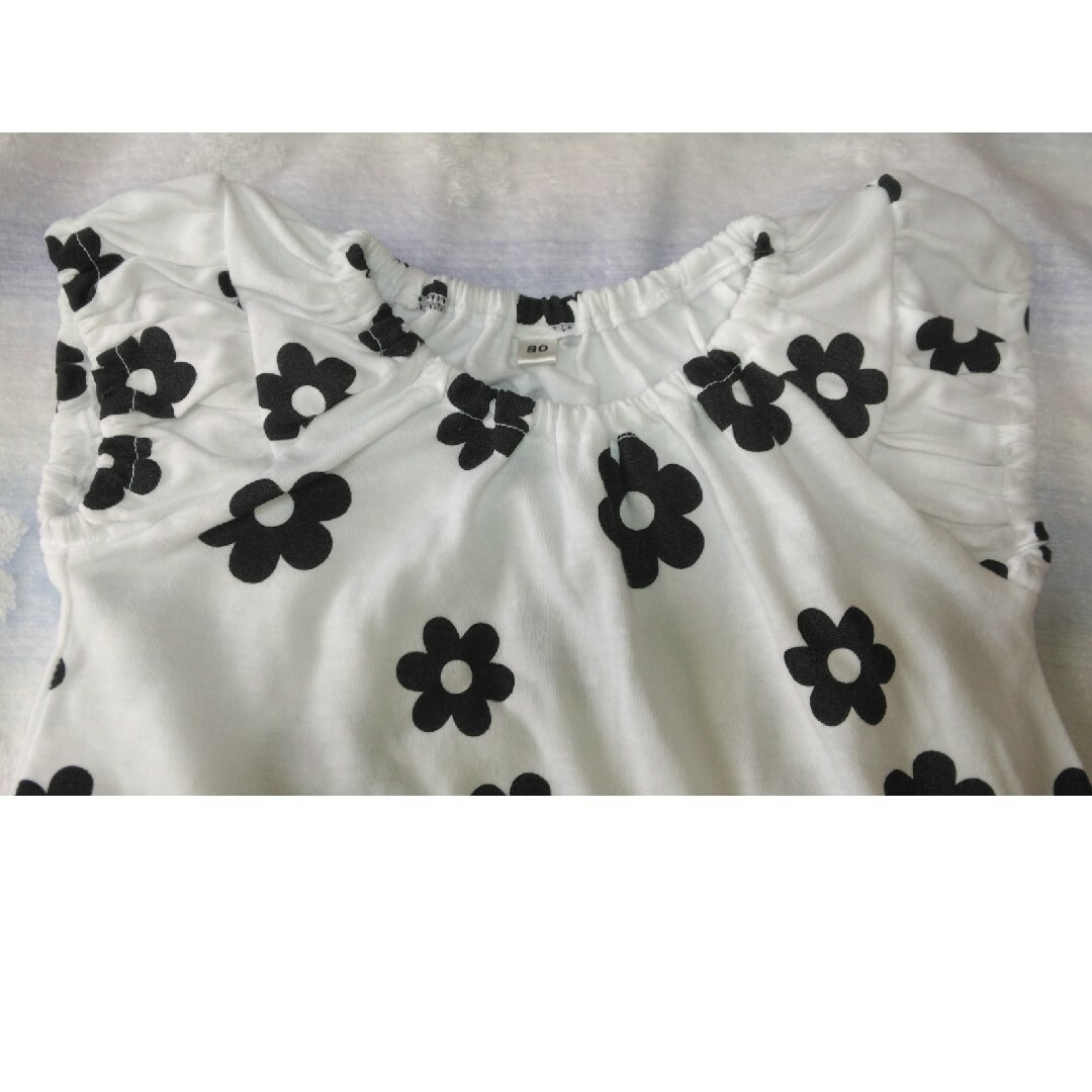 子供　花柄　Tシャツ(サイズ90) キッズ/ベビー/マタニティのキッズ服女の子用(90cm~)(Tシャツ/カットソー)の商品写真