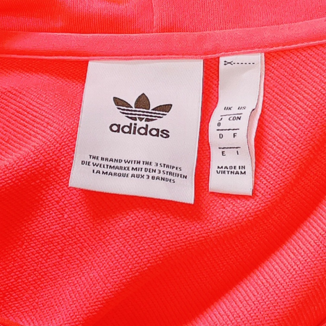 Originals（adidas）(オリジナルス)のアディダス 人気 メンズ 蛍光ピンク ジャージ パーカー トレーナー アノラック メンズのトップス(パーカー)の商品写真