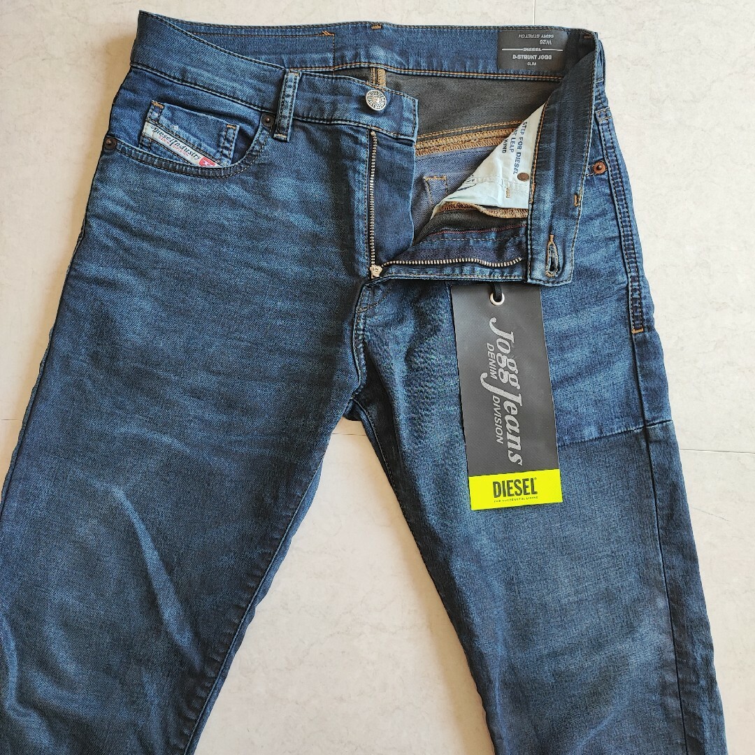 DIESEL(ディーゼル)のDIESEL Ｗ２６ ジョグ デニム D-STRUKT JOGG 069TY メンズのパンツ(デニム/ジーンズ)の商品写真