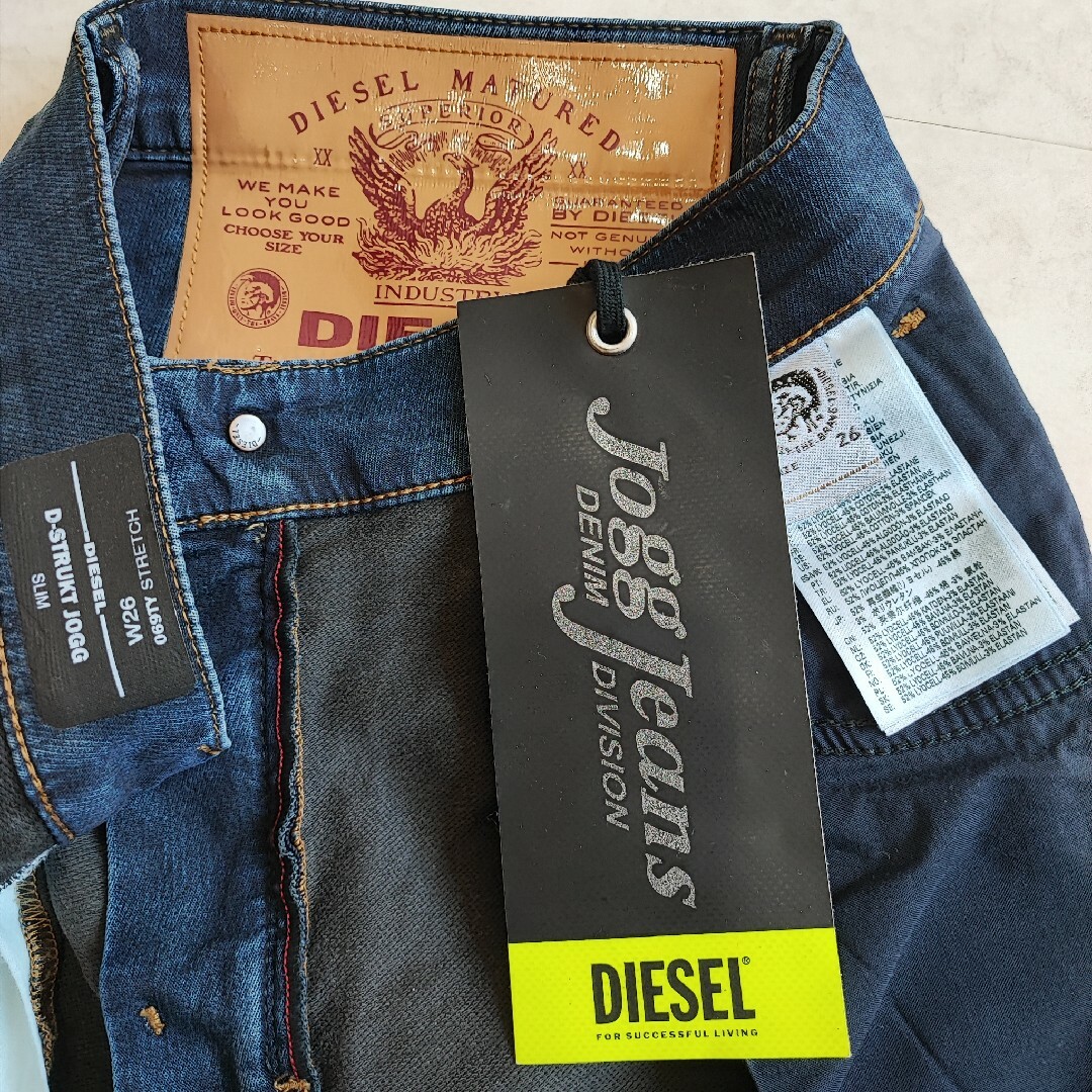 DIESEL(ディーゼル)のDIESEL Ｗ２６ ジョグ デニム D-STRUKT JOGG 069TY メンズのパンツ(デニム/ジーンズ)の商品写真