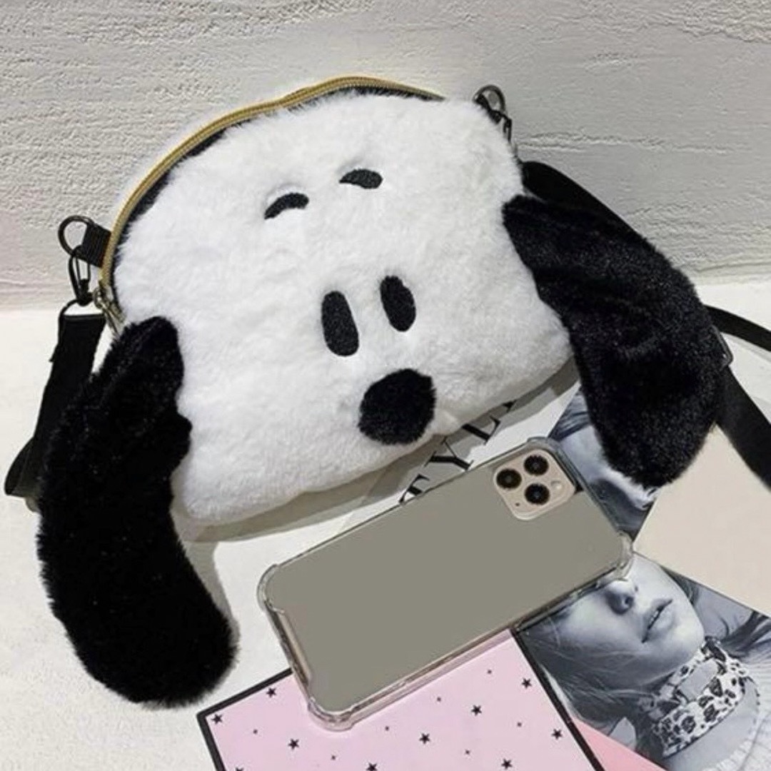 SNOOPY(スヌーピー)のスヌーピー　ショルダーバッグ　小物入れ レディースのバッグ(ショルダーバッグ)の商品写真