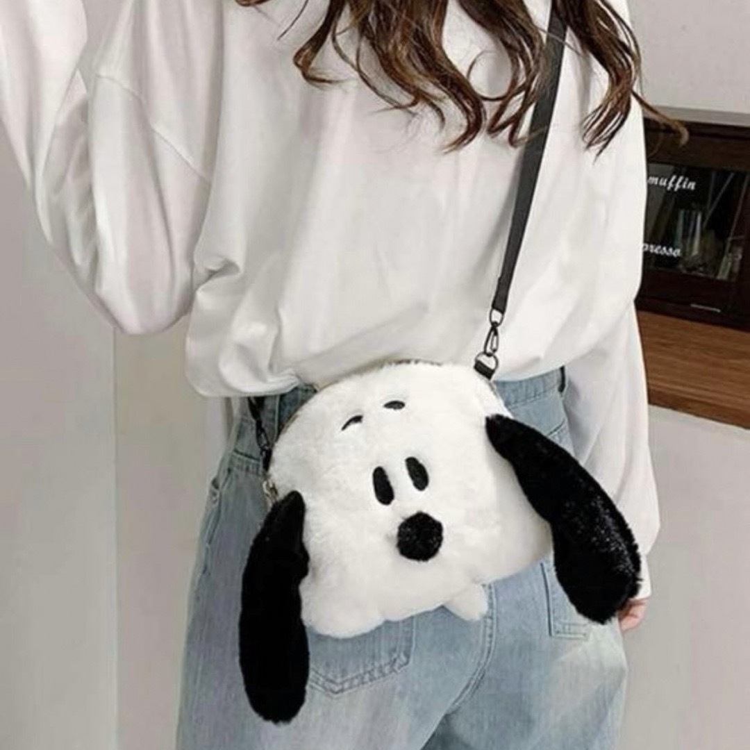 SNOOPY(スヌーピー)のスヌーピー　ショルダーバッグ　小物入れ レディースのバッグ(ショルダーバッグ)の商品写真