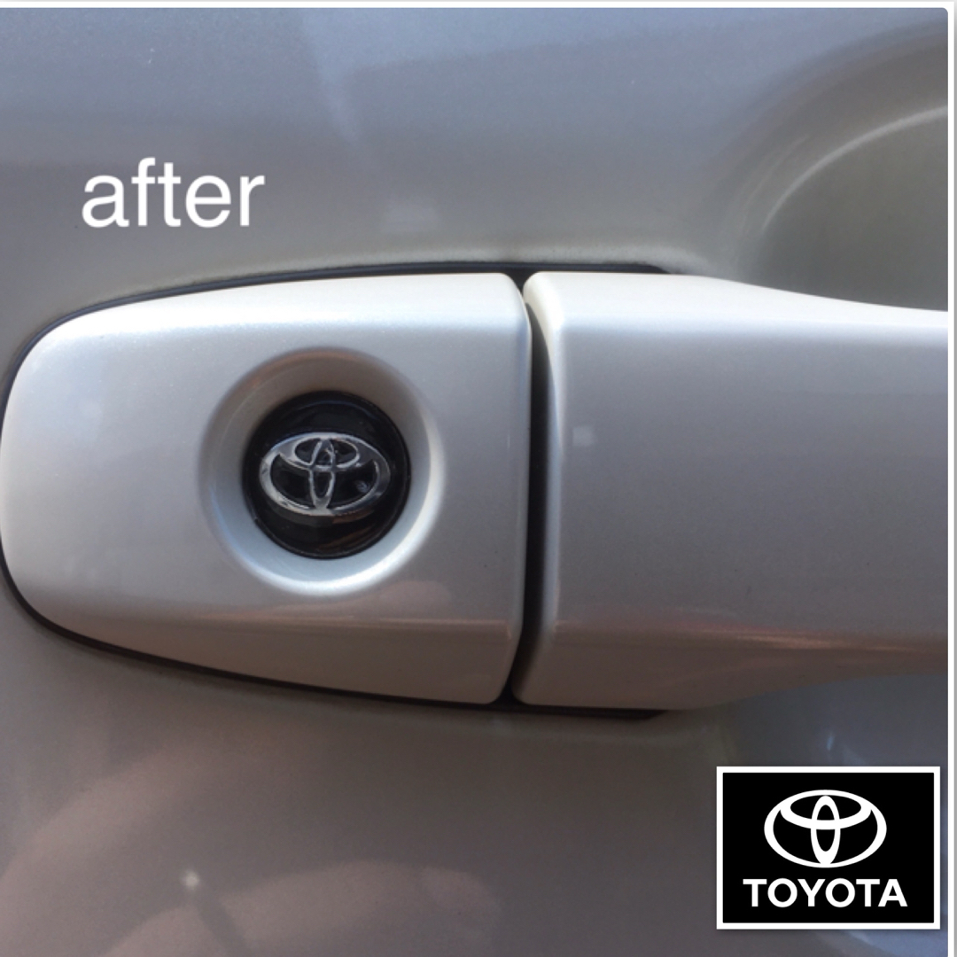 トヨタ(トヨタ)のトヨタ TOYOTA エンブレム アルミ製 鍵穴隠し ミニ3Dステッカー 1枚 自動車/バイクの自動車(車内アクセサリ)の商品写真