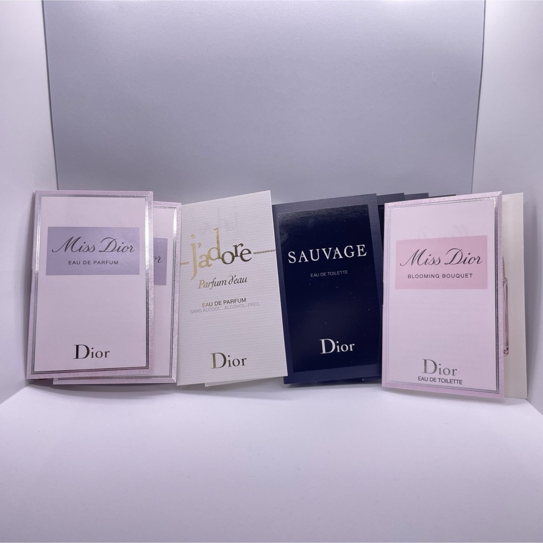 Christian Dior(クリスチャンディオール)の【非売品 未使用】Dior 香水 サンプルセット 9個 コスメ/美容のキット/セット(サンプル/トライアルキット)の商品写真