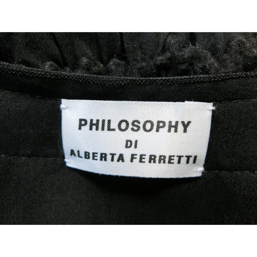 PHILOSOPHY DI ALBERTA FERRETTI(フィロソフィーアルベルタフェレッティー)のPHILOSOPHY アルベルタ・フェレッティ　黒いシルクの5分袖ワンピース レディースのワンピース(ひざ丈ワンピース)の商品写真