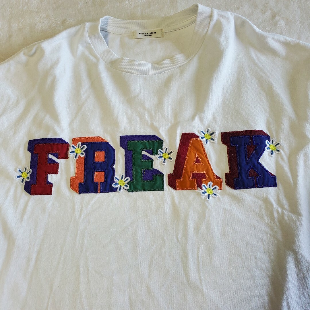 【美品】FREAK'S STORE Tシャツ　半袖　刺繍ワッペン メンズのトップス(Tシャツ/カットソー(半袖/袖なし))の商品写真