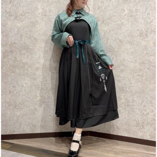 アクシーズファム(axes femme)の新品アクシーズファム★チャイナ釦ボレロ風ブラウス＆チャイナ風刺繍キャミワンピース(ロングワンピース/マキシワンピース)