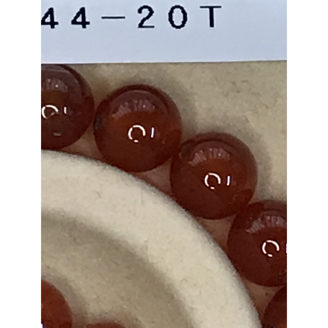 S044-20T 天然石レッドカーネリアン8mm 20粒パワーストーン ビーズ ハンドメイドの素材/材料(各種パーツ)の商品写真