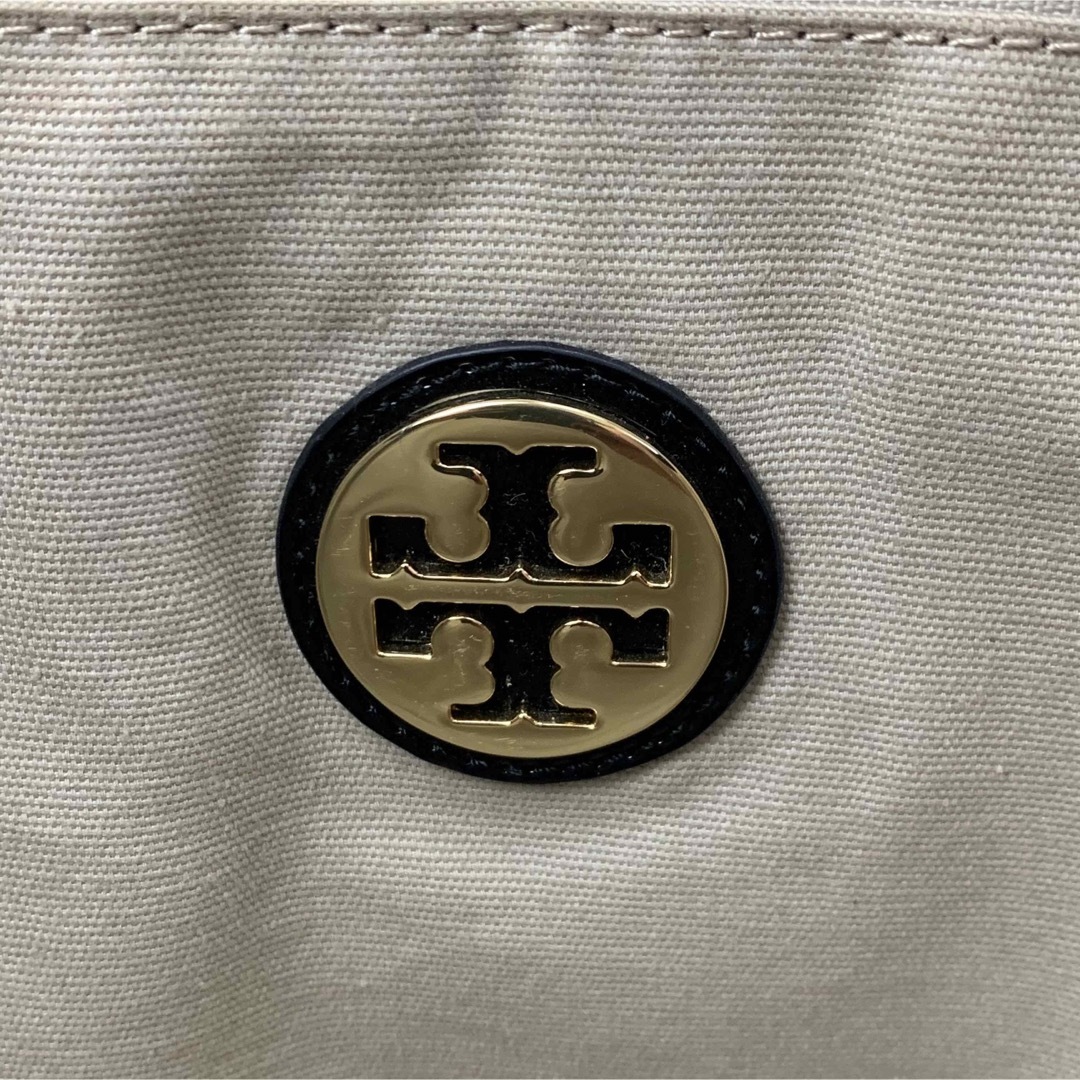 Tory Burch(トリーバーチ)のトリーバーチ エラ トートバッグ ナイロン 黒 大容量 A4収納可能 肩掛け レディースのバッグ(トートバッグ)の商品写真