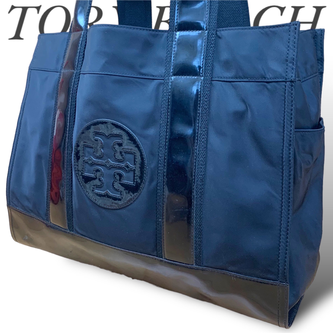 Tory Burch(トリーバーチ)のトリーバーチ エラ トートバッグ ナイロン 黒 大容量 A4収納可能 肩掛け レディースのバッグ(トートバッグ)の商品写真