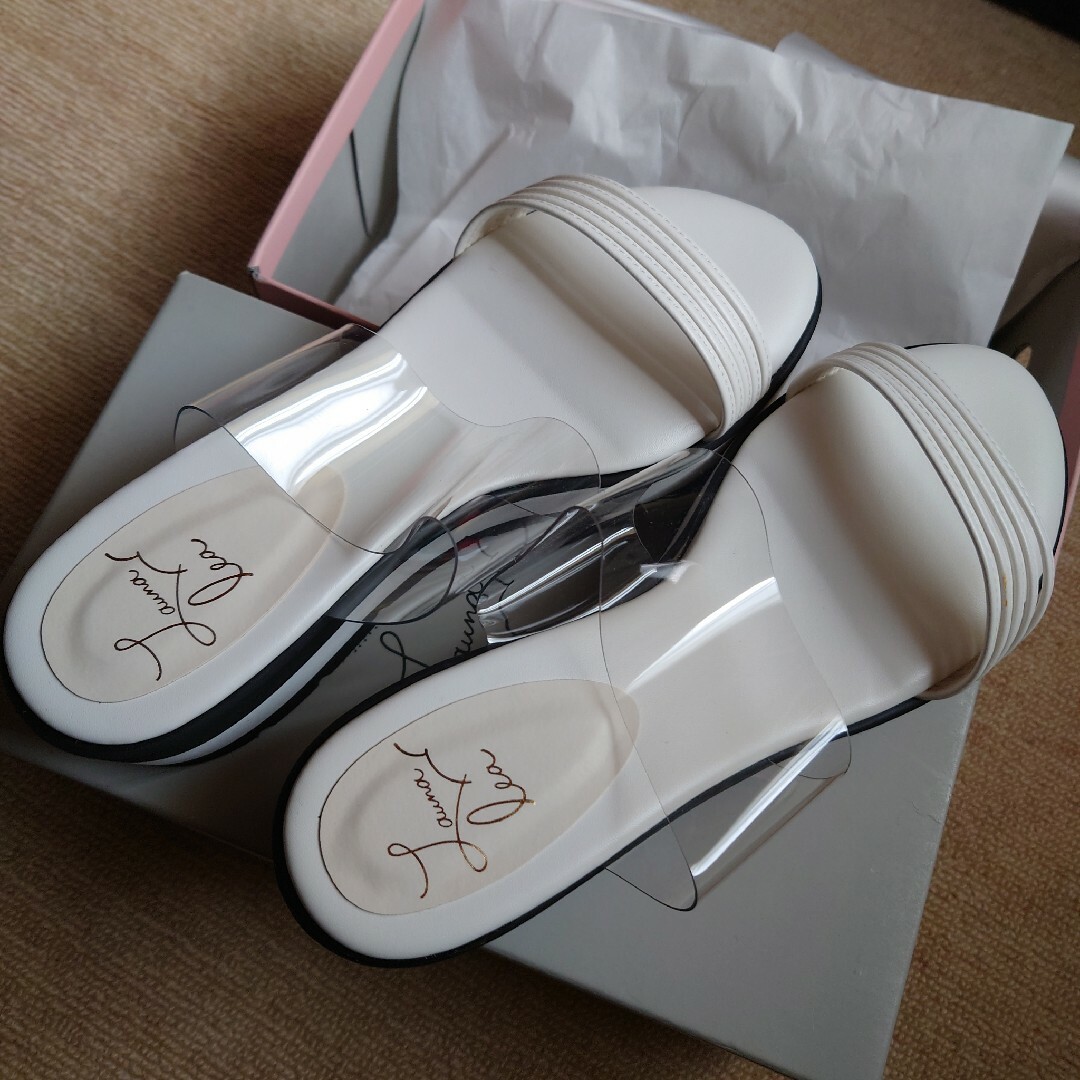 Launa Lea(ラウナレア)のLauna lea PVCベルト厚底ミュールサンダル ホワイト Ｌ(24.0) レディースの靴/シューズ(サンダル)の商品写真