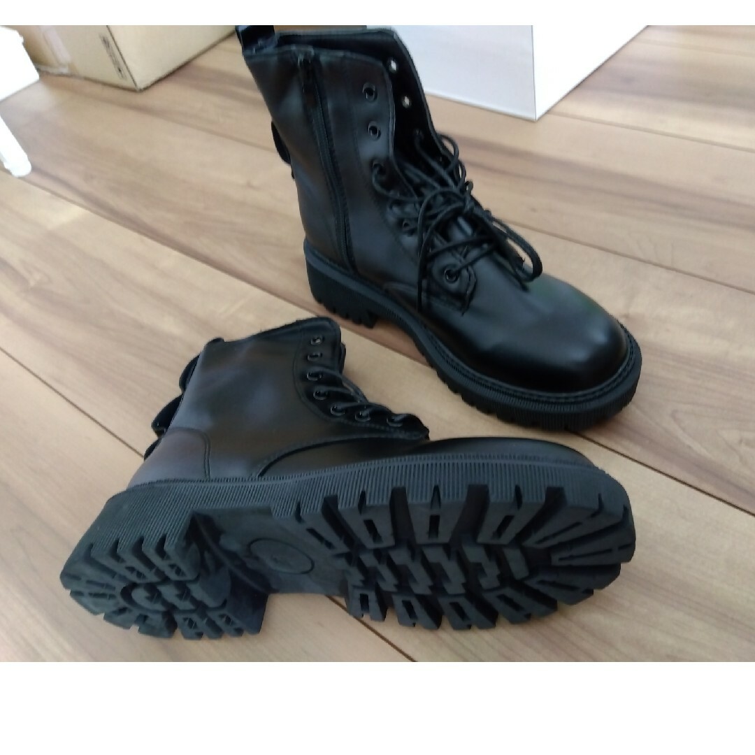 ショートブーツ　黒　24cm　未使用品 レディースの靴/シューズ(ブーツ)の商品写真