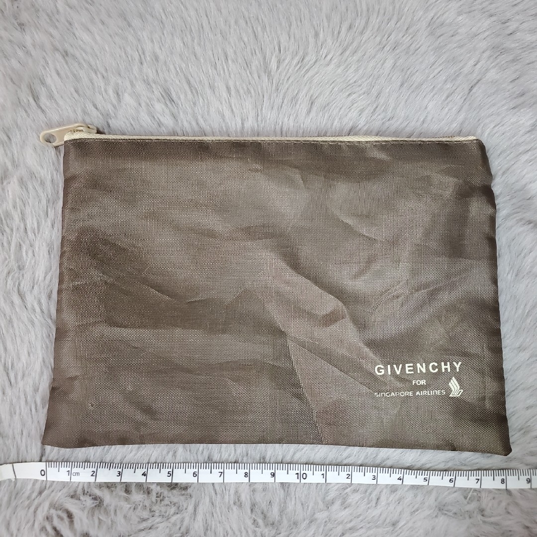 GIVENCHY(ジバンシィ)のジバンシー　GIVENCHY　シンガポール航空　アメニティ　ポーチ レディースのファッション小物(ポーチ)の商品写真