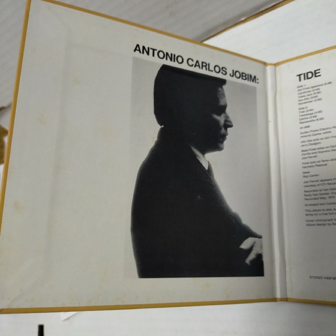 美盤 帯付CD/ANTONIO CARLOS JOBIM/TIDE 潮流+4 エンタメ/ホビーのCD(ワールドミュージック)の商品写真