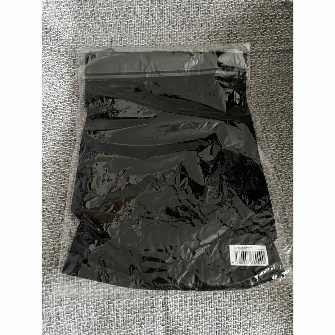 SEVENTEEN(セブンティーン)のseventeen BLACK LINE ハーフスリーブTシャツ L セブチ エンタメ/ホビーのタレントグッズ(アイドルグッズ)の商品写真