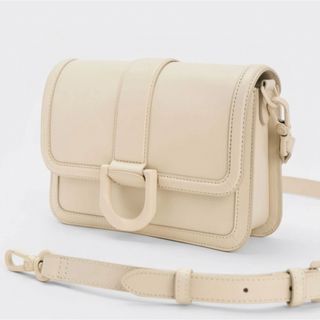 Charles and Keith - チャールズアンドキース　ショルダーバッグ　新品