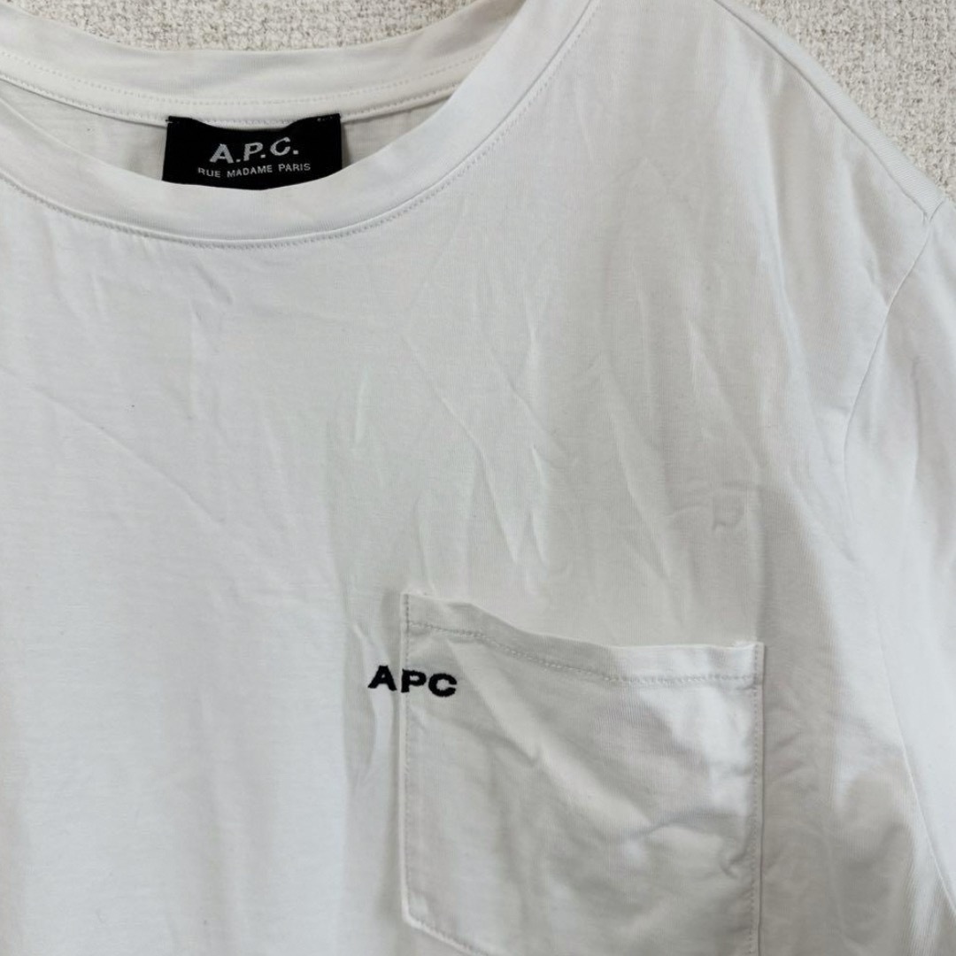 A.P.C(アーペーセー)のA.P.C  アーペーセー　ポケットTシャツ　刺繍　XSサイズ　ユニセックス レディースのトップス(Tシャツ(半袖/袖なし))の商品写真