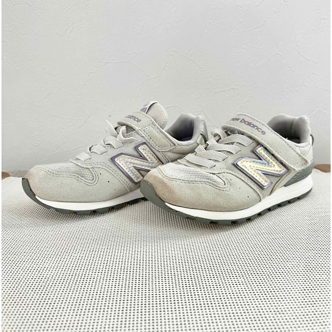 New Balance(ニューバランス)のNew Balance キッズ YV996 キッズ/ベビー/マタニティのキッズ靴/シューズ(15cm~)(スニーカー)の商品写真