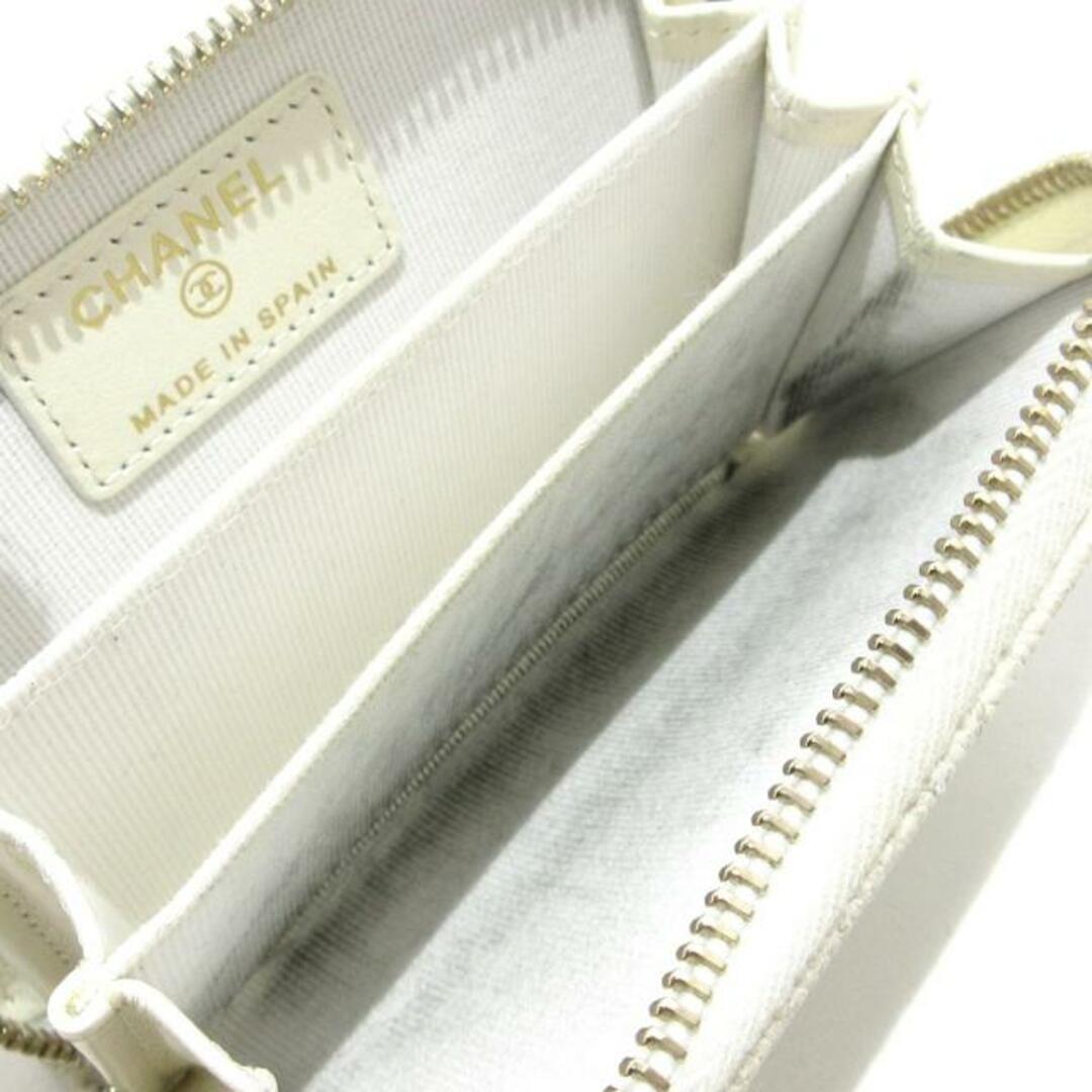 CHANEL(シャネル)のCHANEL(シャネル) コインケース マトラッセ AP0216 白 ラウンドファスナー/ゴールド金具 キャビアスキン レディースのファッション小物(コインケース)の商品写真
