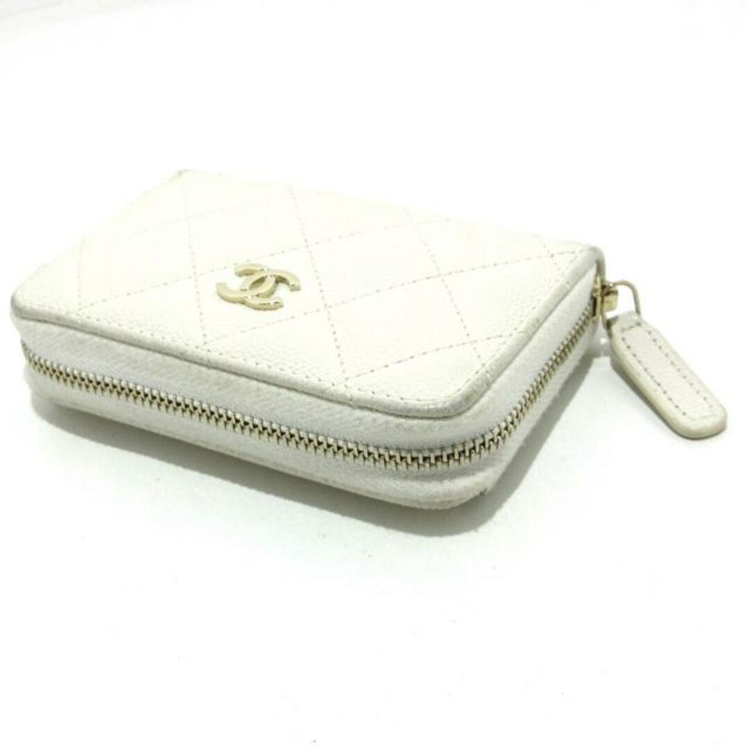 CHANEL(シャネル)のCHANEL(シャネル) コインケース マトラッセ AP0216 白 ラウンドファスナー/ゴールド金具 キャビアスキン レディースのファッション小物(コインケース)の商品写真