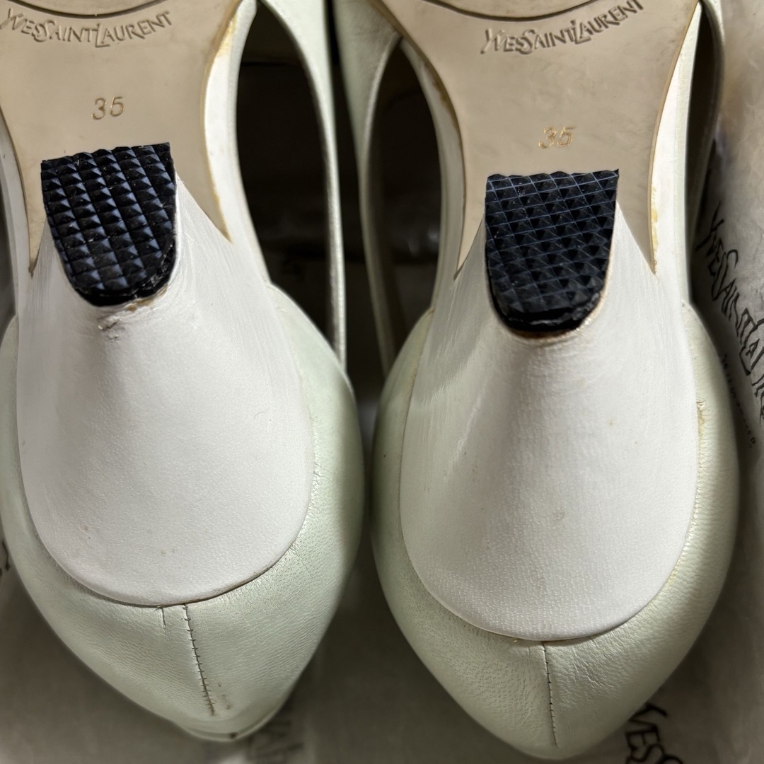 Saint Laurent(サンローラン)のYSLペパーミントグリーンとホワイトのコンビネーションがおしゃれなサンダル レディースの靴/シューズ(サンダル)の商品写真