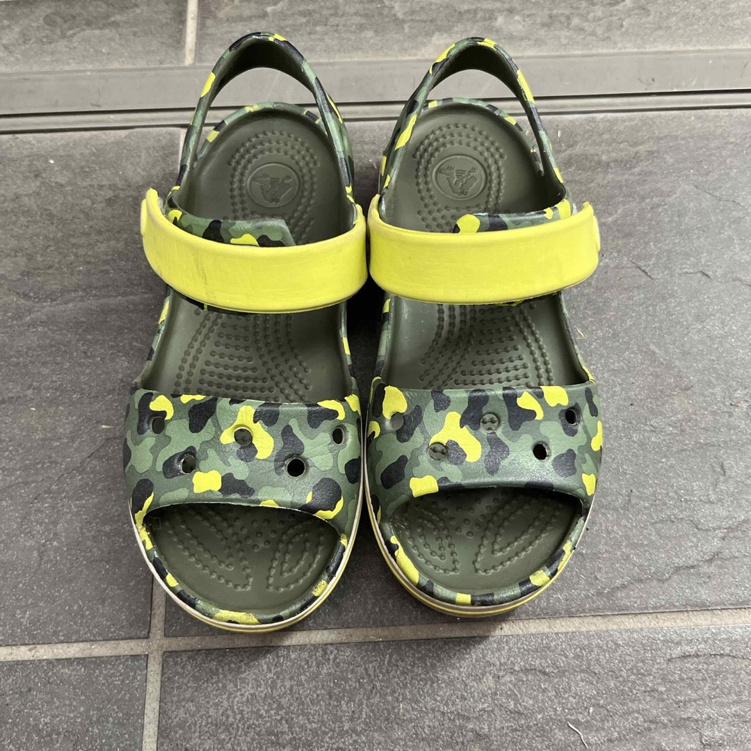 crocs(クロックス)のキッズcrocsサンダル  サイズ12 キッズ/ベビー/マタニティのキッズ靴/シューズ(15cm~)(サンダル)の商品写真