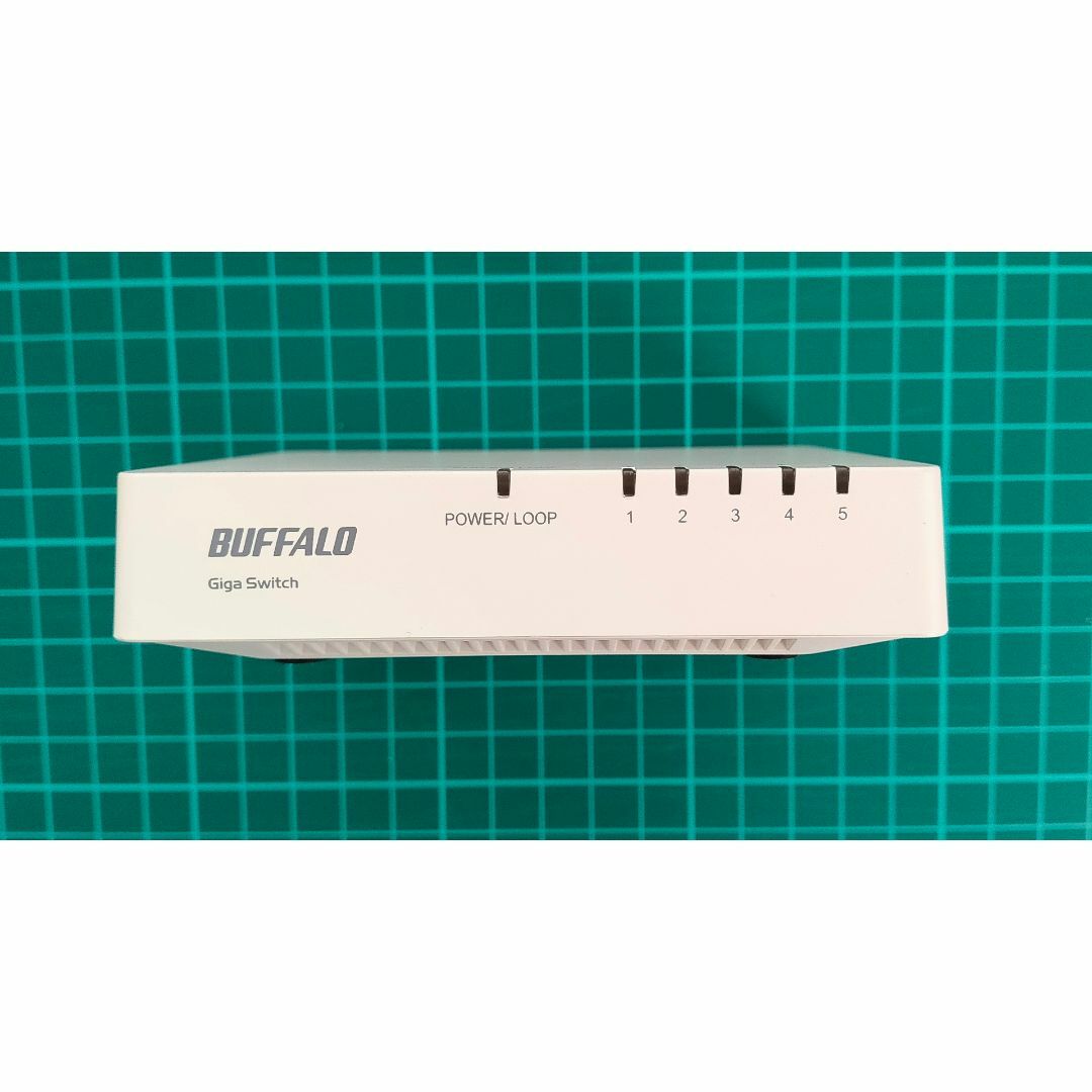 Buffalo(バッファロー)のバッファロー 1Gbps スイッチングハブ LSW4-GT-5ELP/WH スマホ/家電/カメラのPC/タブレット(PC周辺機器)の商品写真