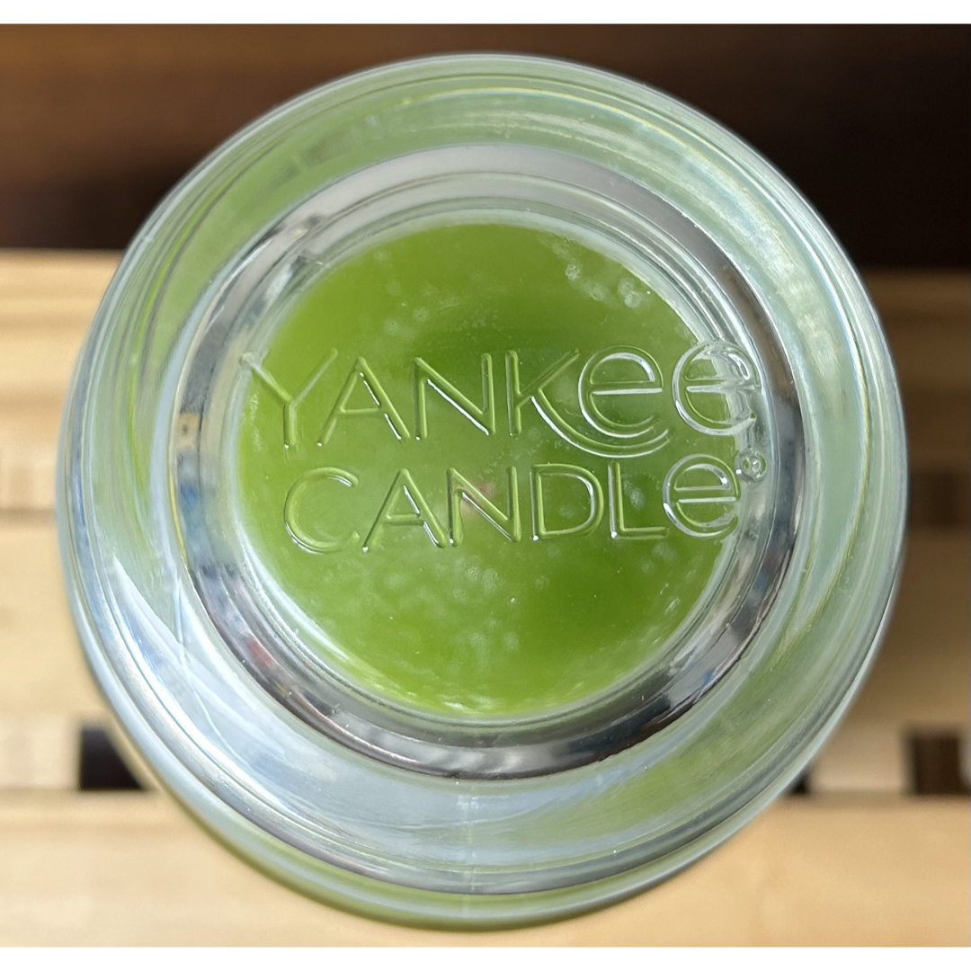 YANKee CANDLe(ヤンキーキャンドル)のYANKEE CANDLE ジャーL　パイナップル ハンドメイドのインテリア/家具(アロマ/キャンドル)の商品写真