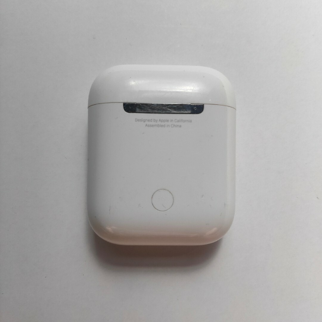 Apple(アップル)のair pods 充電ケースのみ スマホ/家電/カメラのオーディオ機器(ヘッドフォン/イヤフォン)の商品写真