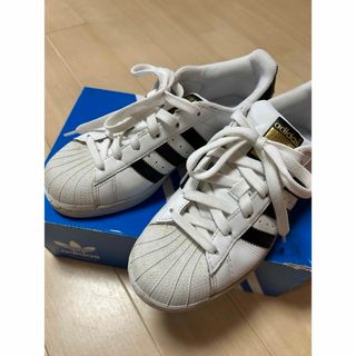 アディダス(adidas)のadidasスニーカー(スニーカー)