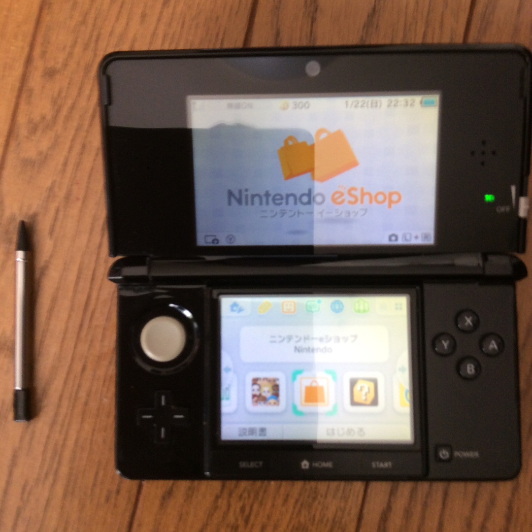 ニンテンドー3DS(ニンテンドー3DS)のニンテンドー3DS クリアブラック エンタメ/ホビーのゲームソフト/ゲーム機本体(携帯用ゲーム機本体)の商品写真