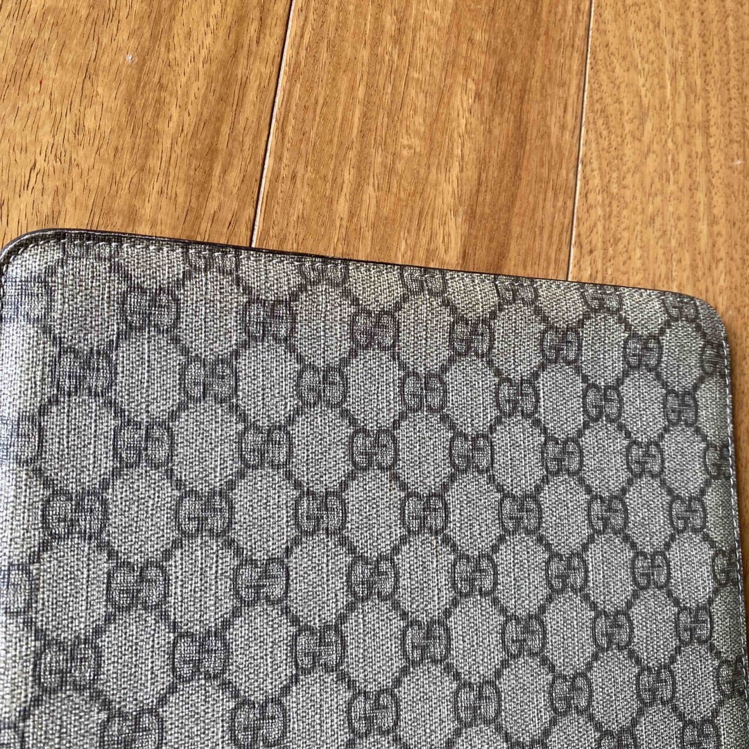 Gucci(グッチ)のGucci IPad ケース スマホ/家電/カメラのスマホアクセサリー(iPadケース)の商品写真