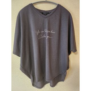 しまむら - 『しまむら』ドルマンTシャツ　MUMU&CO.　Vネック　ダークグレー