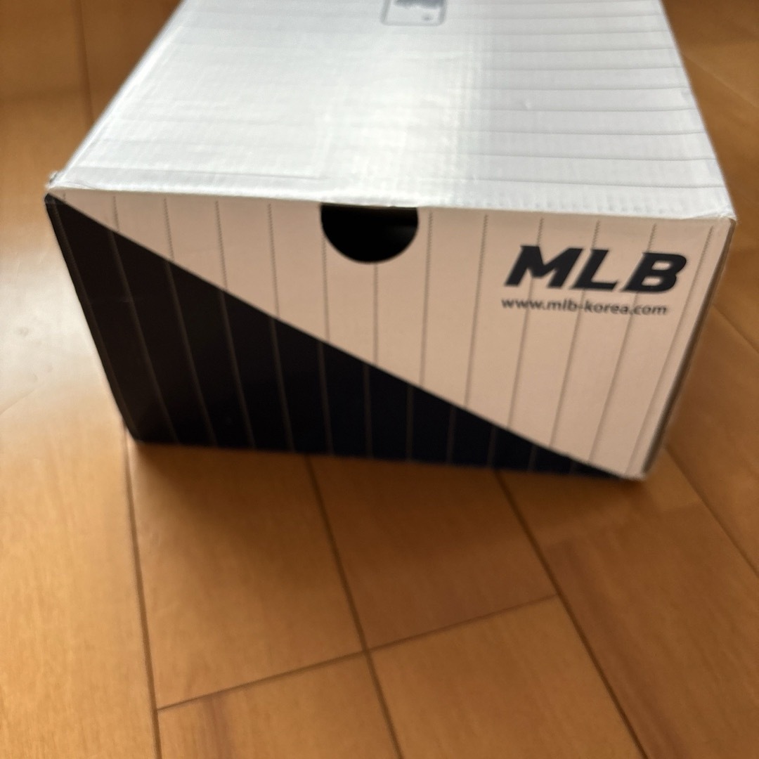 MLB(メジャーリーグベースボール)のMLB Korea スニーカー空箱 レディースの靴/シューズ(スニーカー)の商品写真