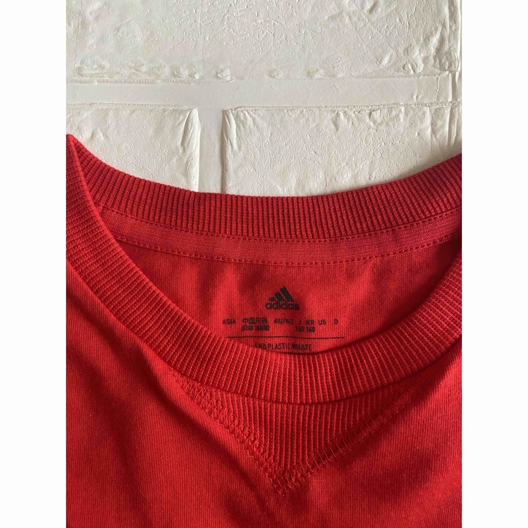 adidas(アディダス)のアディダス　新品未使用　160 Tシャツ キッズ/ベビー/マタニティのキッズ服男の子用(90cm~)(Tシャツ/カットソー)の商品写真