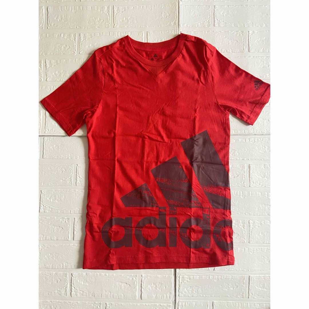 adidas(アディダス)のアディダス　新品未使用　160 Tシャツ キッズ/ベビー/マタニティのキッズ服男の子用(90cm~)(Tシャツ/カットソー)の商品写真