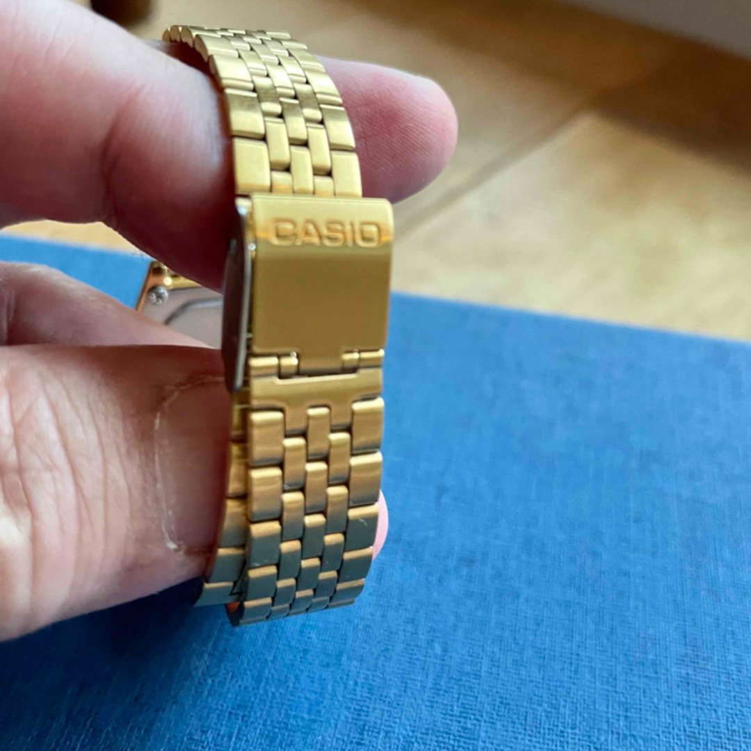 CASIO(カシオ)のカシオ　デジタル腕時計　海外並行輸入品　新品　薄型　ゴールドブラックモデル メンズの時計(腕時計(デジタル))の商品写真