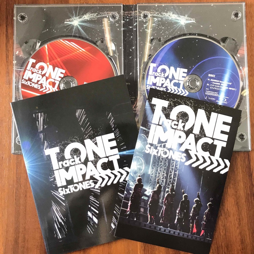 SixTONES /TrackONE-IMPACT〈初回盤2枚組〉Blu-ray エンタメ/ホビーのDVD/ブルーレイ(アイドル)の商品写真