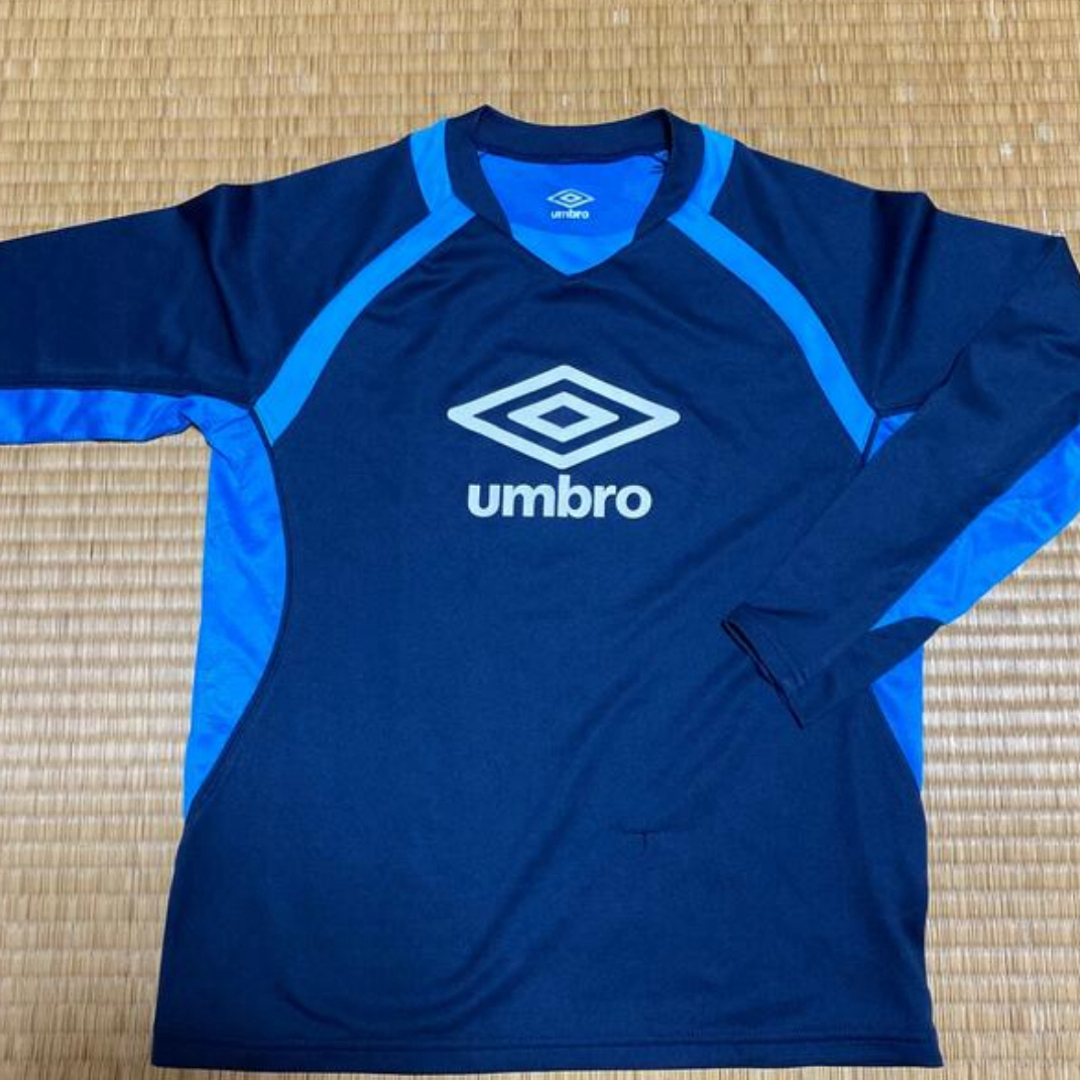 UMBRO(アンブロ)のアンブロ シャツ 150 長袖  キッズ/ベビー/マタニティのキッズ服男の子用(90cm~)(Tシャツ/カットソー)の商品写真