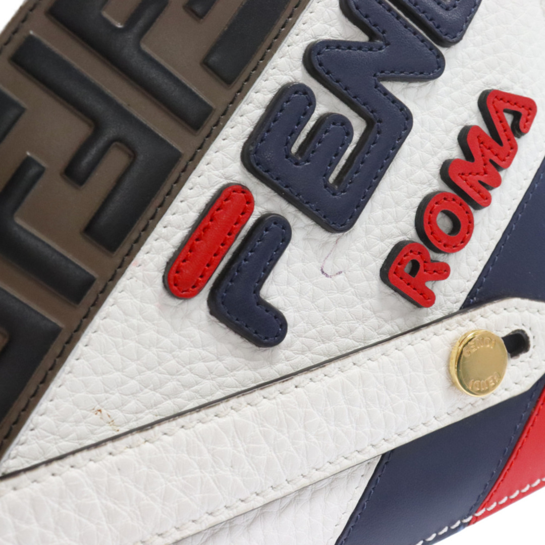 FENDI(フェンディ)のFENDI フェンディ ×FILA スモール トリプレット ロゴ レザー クラッチバッグ 薄型ポーチ ホワイト/マルチ メンズのバッグ(セカンドバッグ/クラッチバッグ)の商品写真