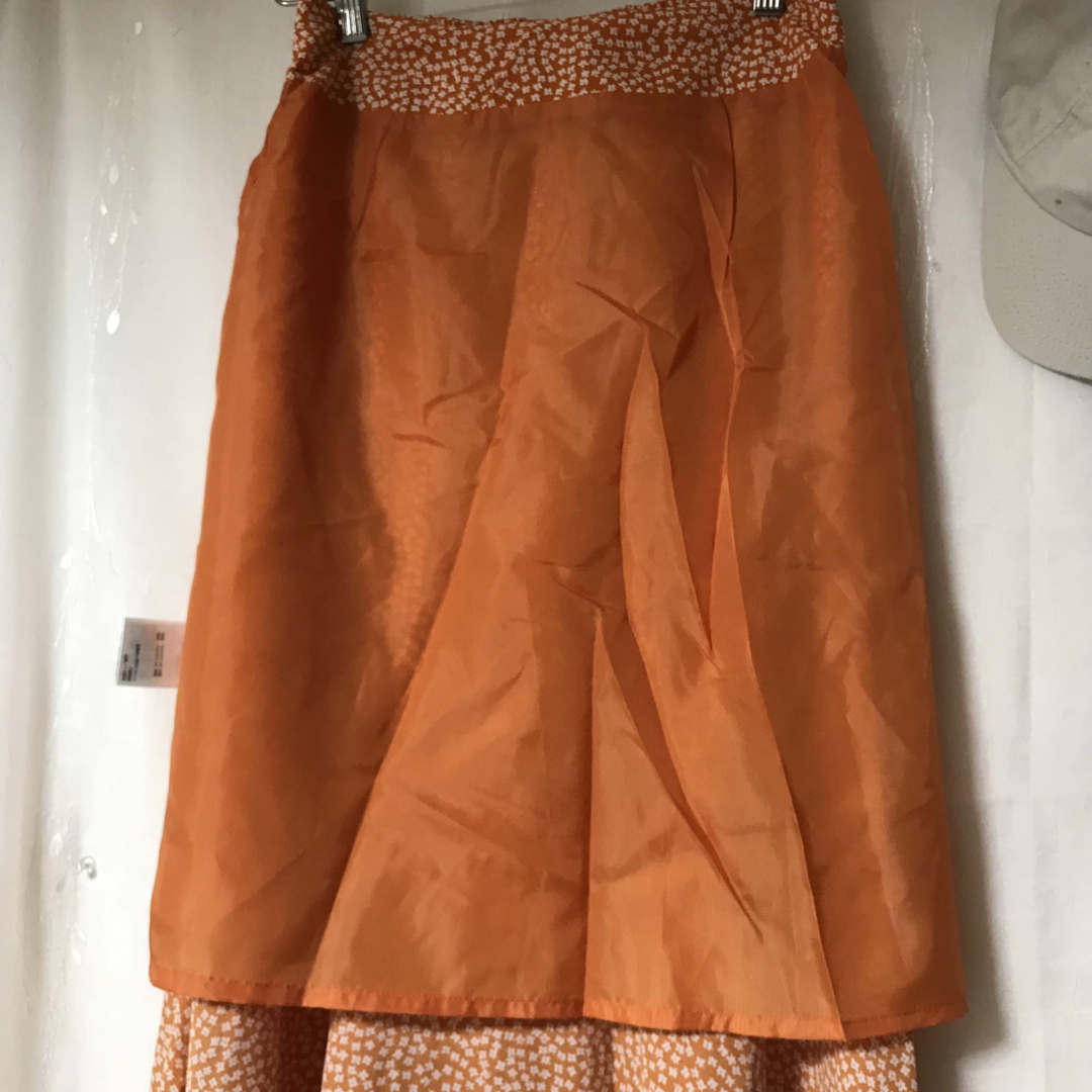 w closet(ダブルクローゼット)のw closet 小花柄　ロングスカート　レトロ レディースのスカート(ロングスカート)の商品写真