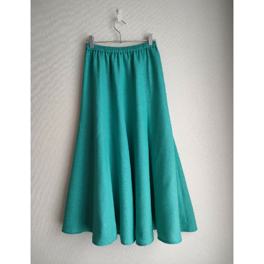 BEARDSLEY(ビアズリー)の美品　ビアズリー　テックリネン麻調合繊マーメイドギャザースカート　グリーン レディースのスカート(ロングスカート)の商品写真